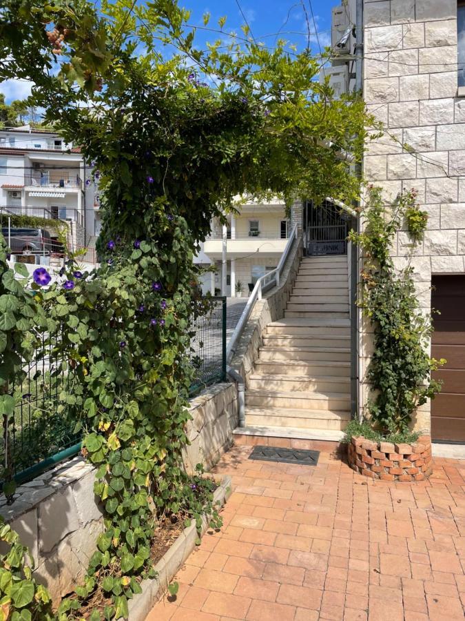 Apartmant Angel Wings Omiš Esterno foto